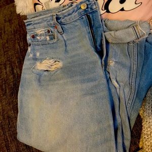 ✨A&F mom jeans